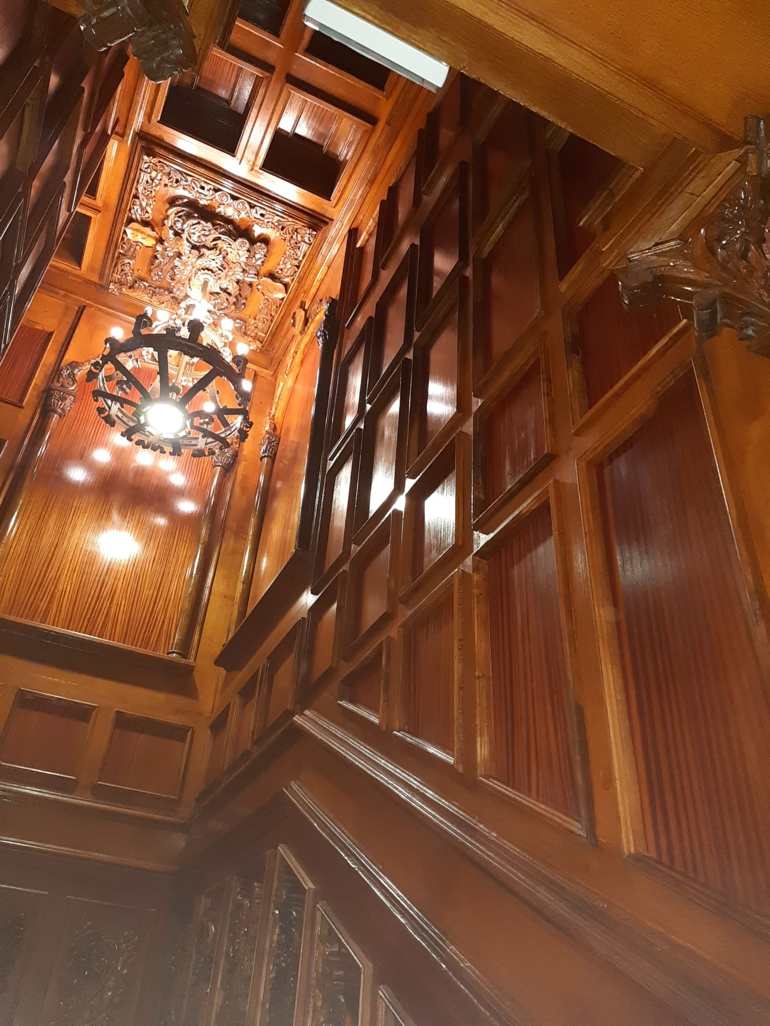 Kvalitetni drveni namještaj za dom