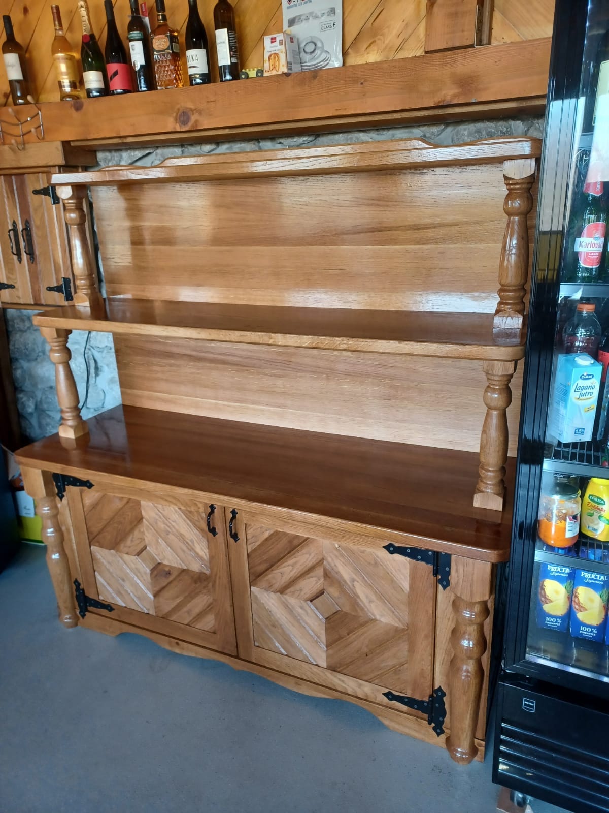 Drveni namještaj za spavaću sobu