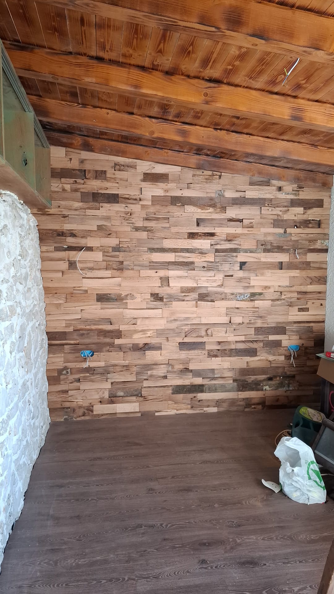 Drvene komode od masivnog drveta