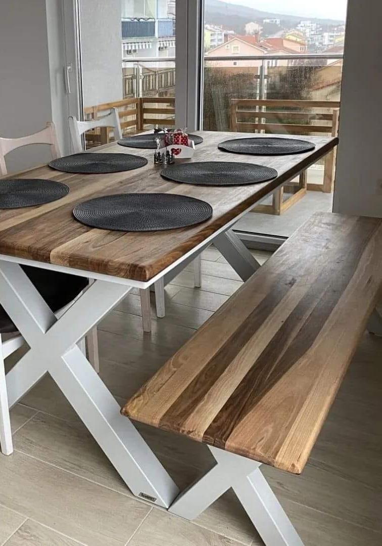 Rustikalna drvena klupa od masivnog drveta