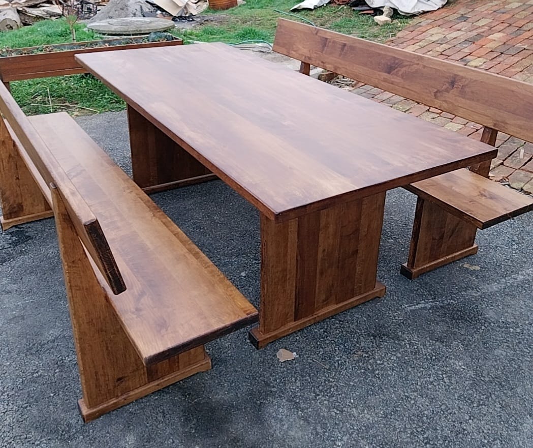 Drvena klupa po mjeri za vrt