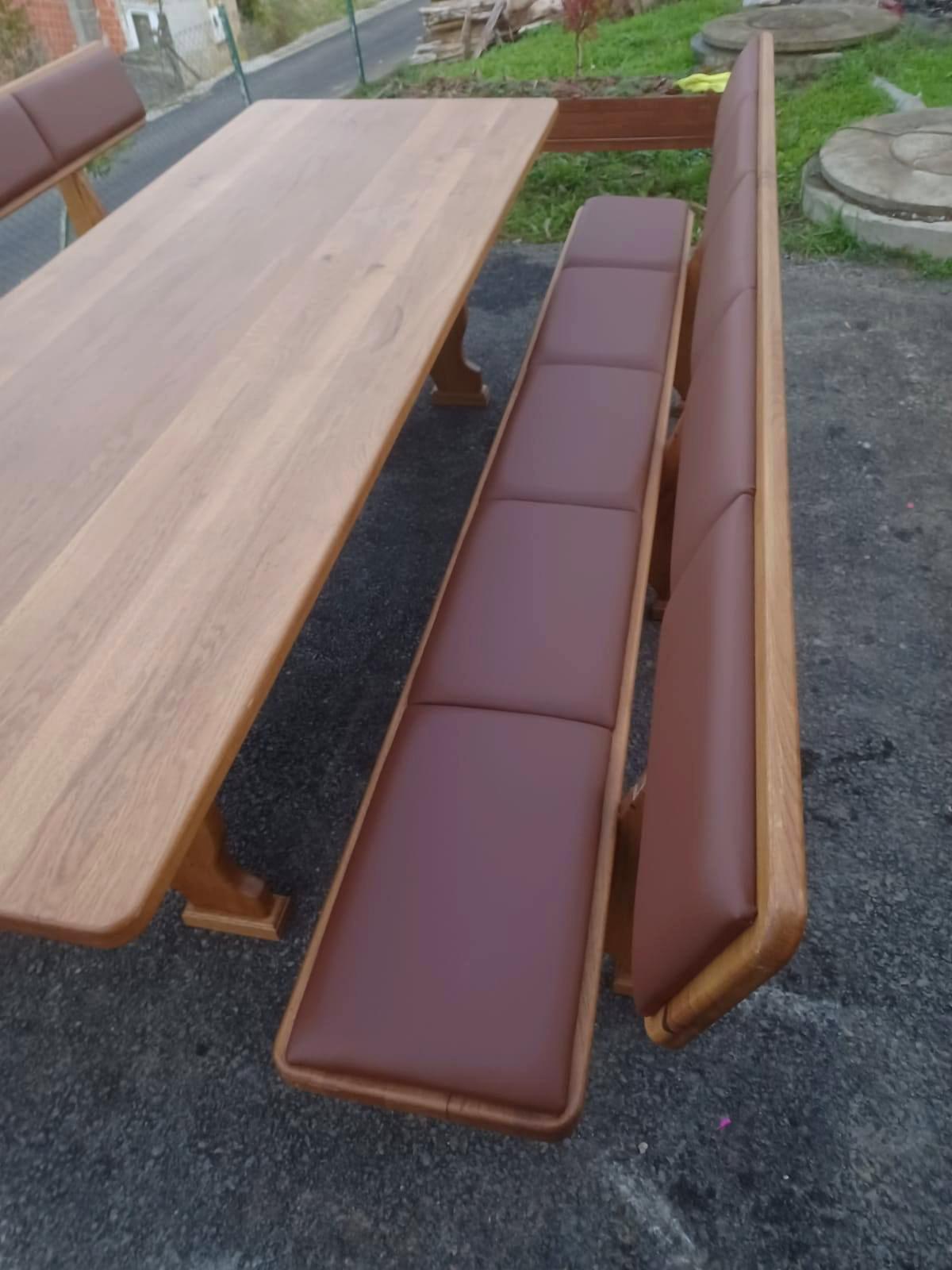 Kvalitetna drvena klupa od hrastovine