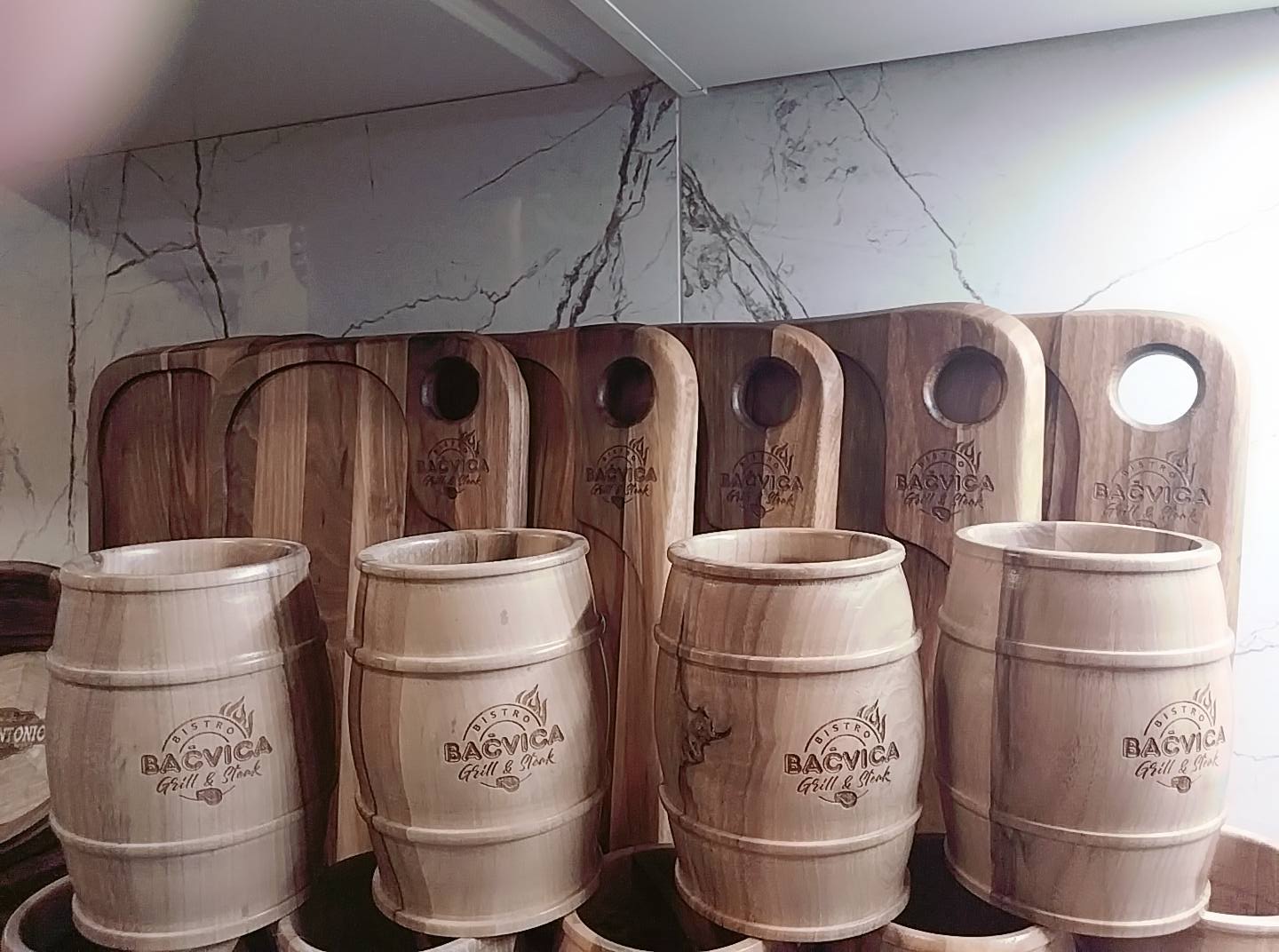 Restoranaska oprema od drveta