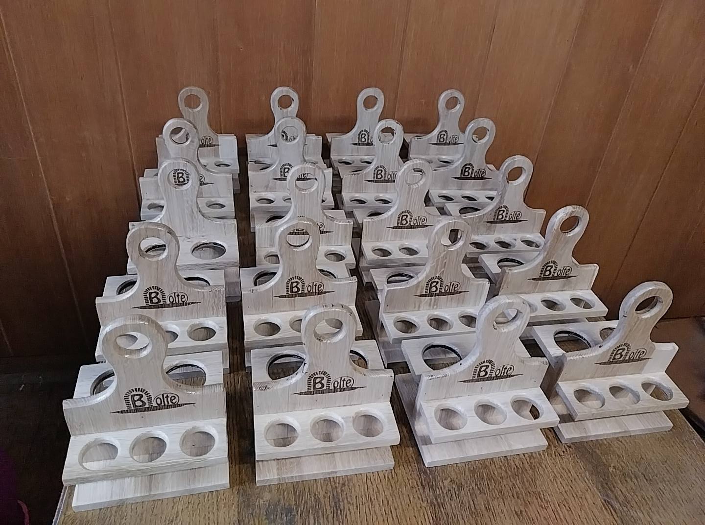 Kvalitetna drvena oprema za ugostiteljstvo