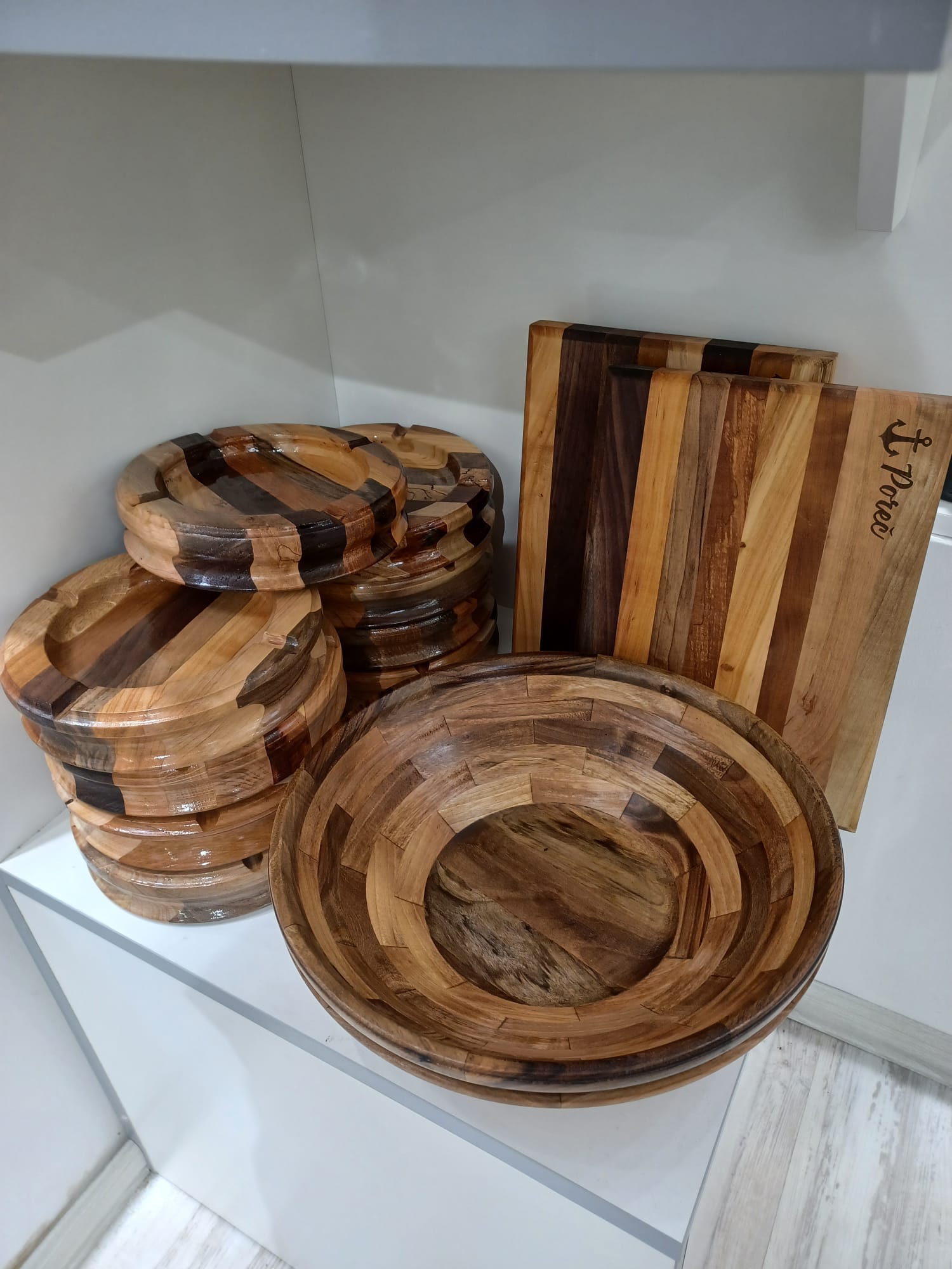 Drveni inventar za ugostiteljstvo