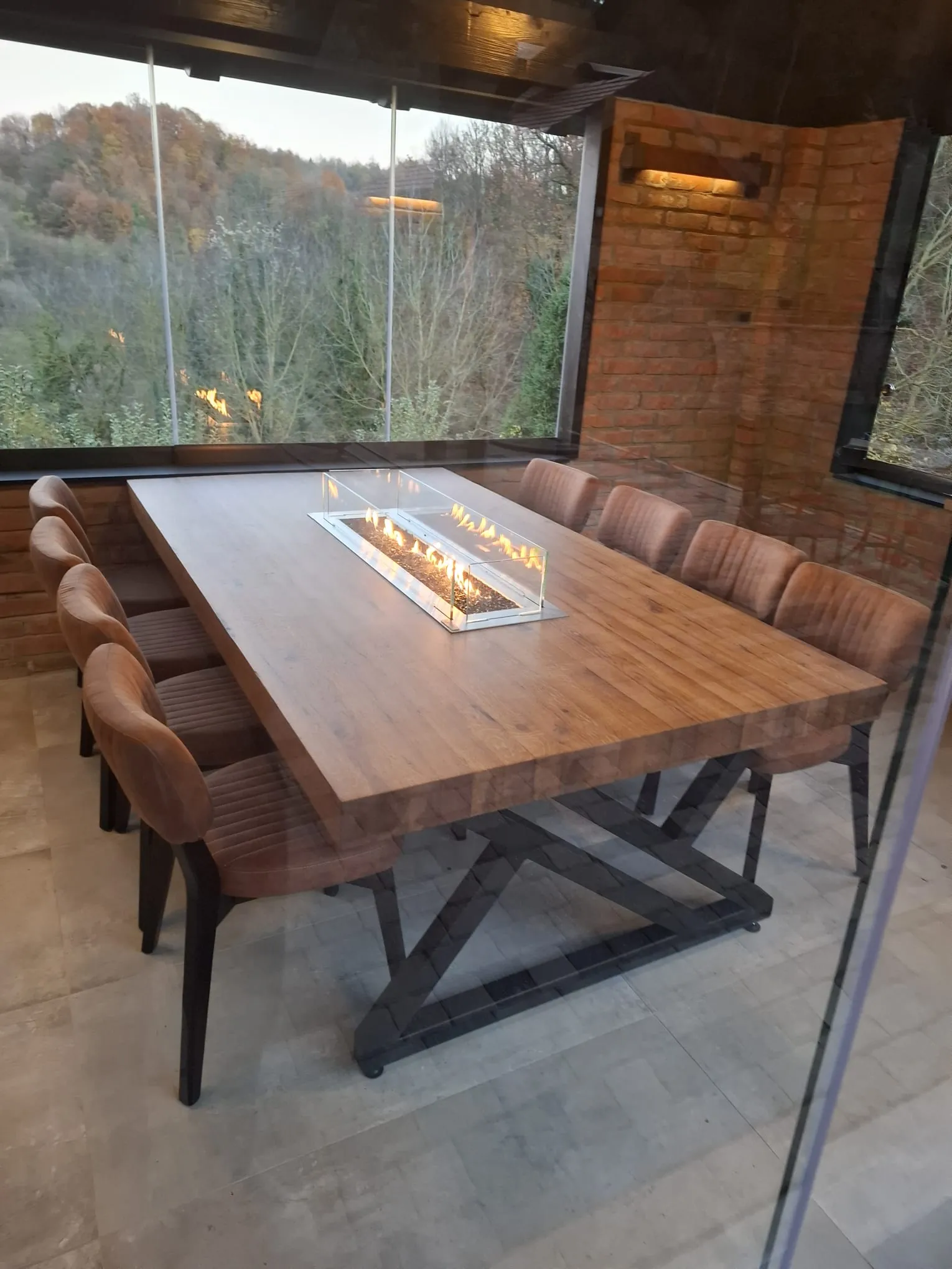 Unikatni drveni stol izrađen od punog drveta