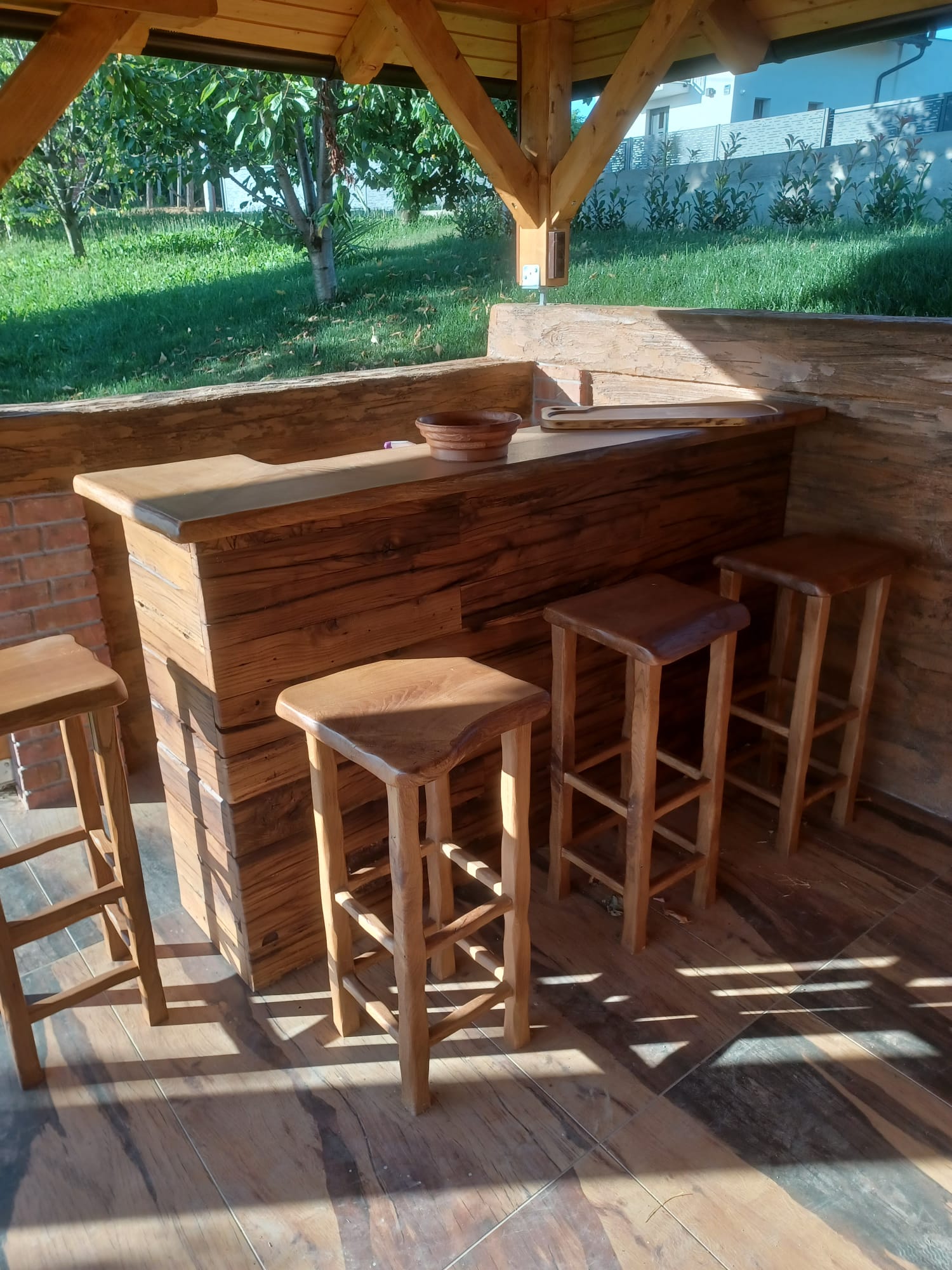 Kvalitetni drveni stol od hrastovine